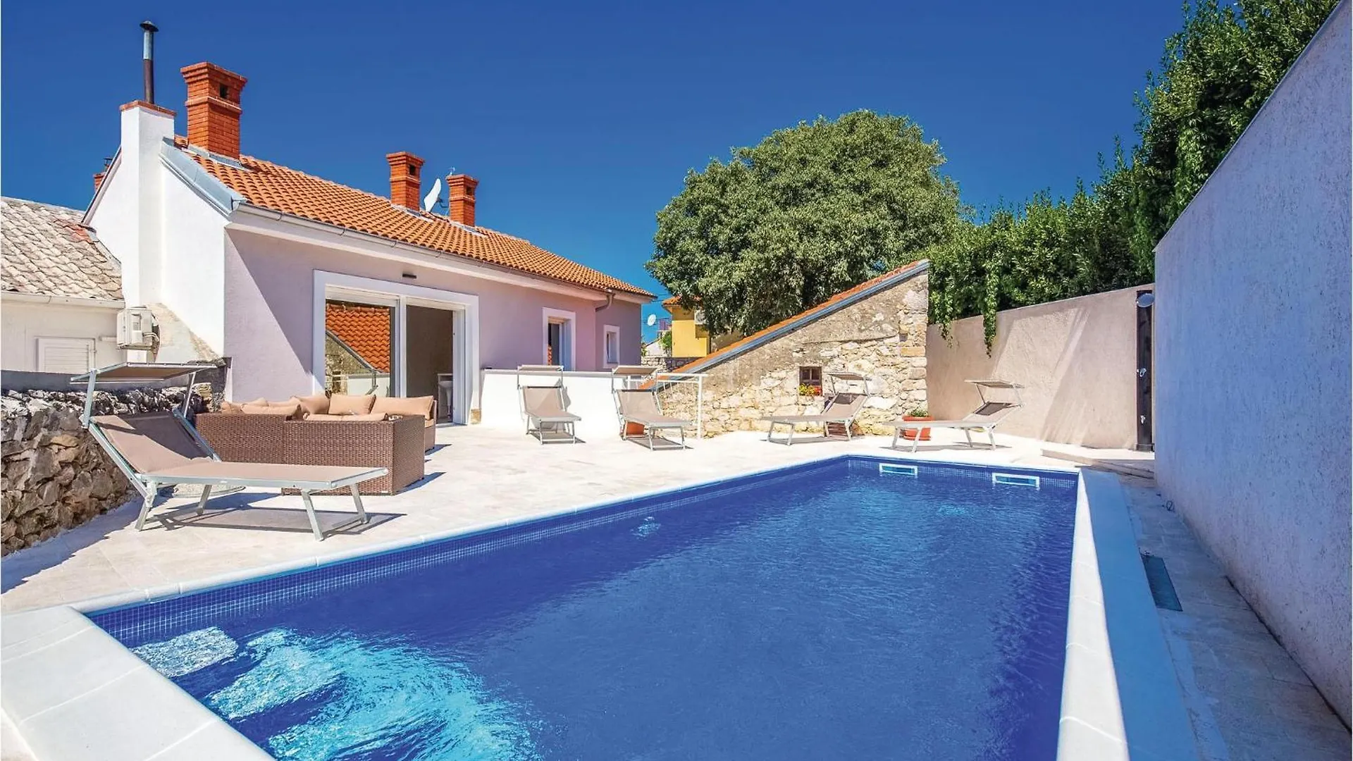 Stunning Home In Novi Vinodolski With Wifi Holiday home