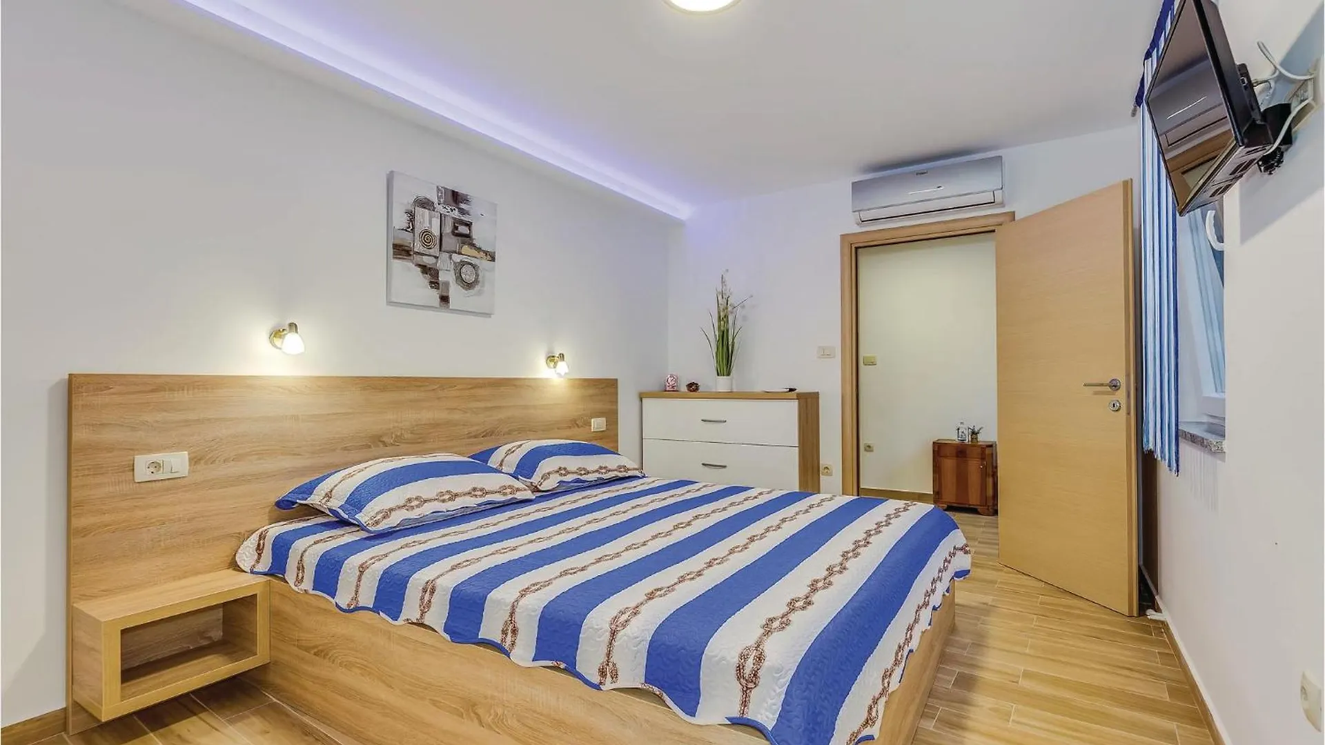 Holiday home Stunning Home In Novi Vinodolski With Wifi