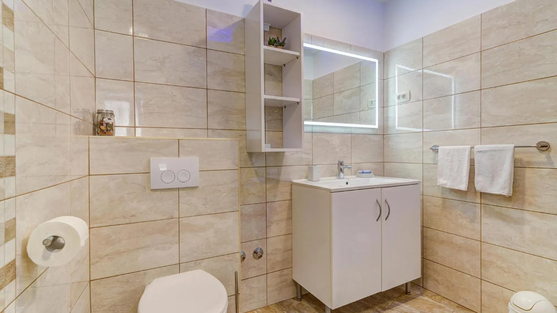 Stunning Home In Novi Vinodolski With Wifi 0*,