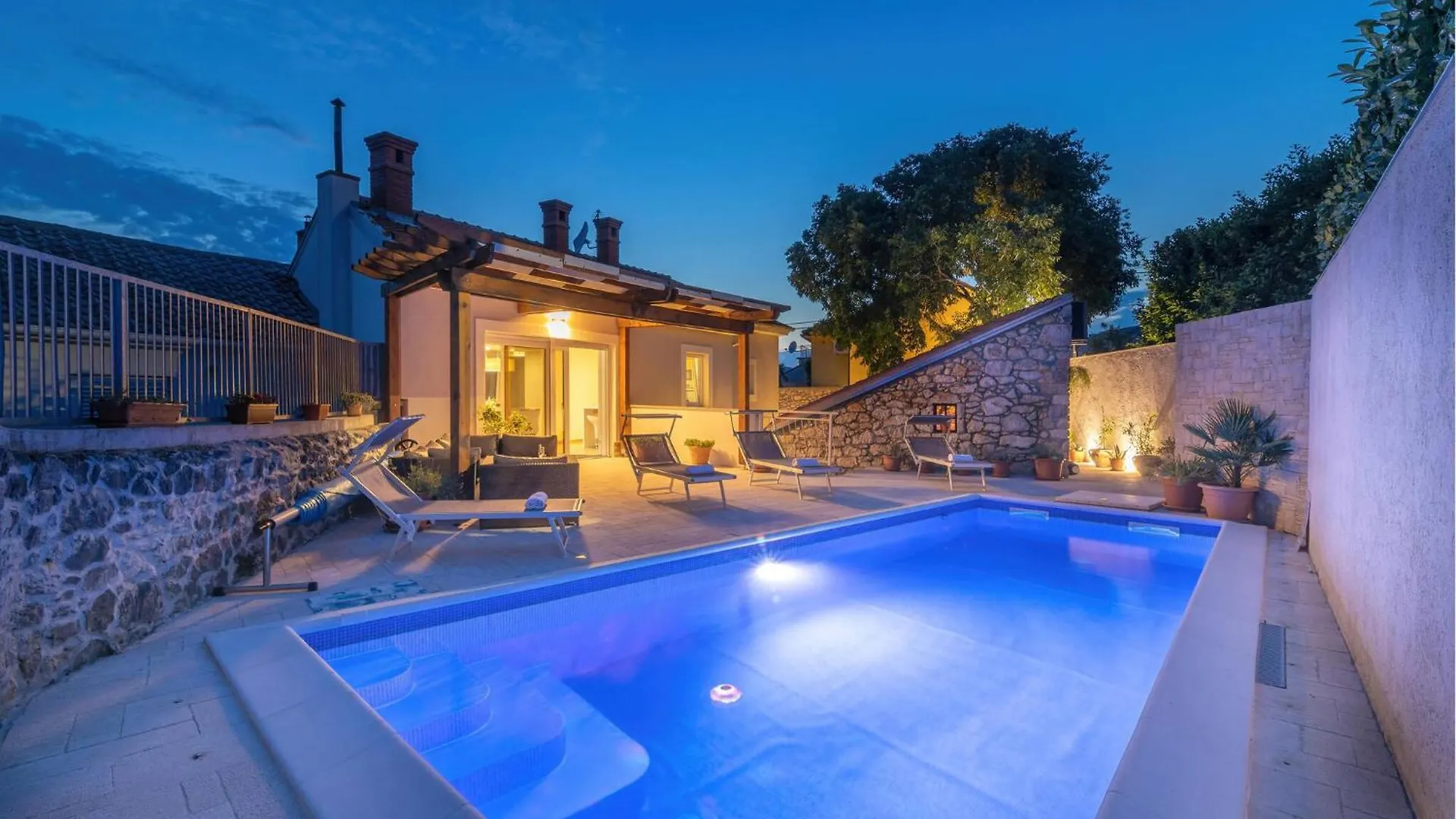 Stunning Home In Novi Vinodolski With Wifi