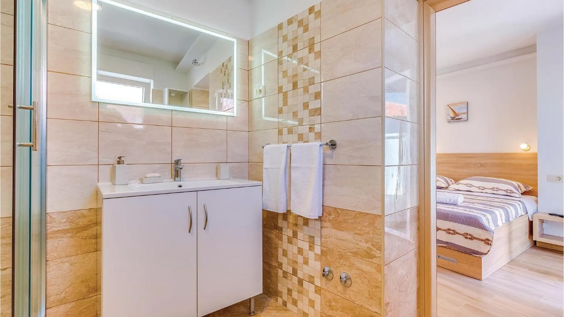 Stunning Home In Novi Vinodolski With Wifi Holiday home