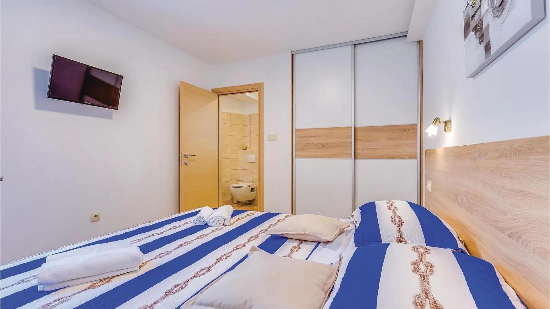 Stunning Home In Novi Vinodolski With Wifi Holiday home